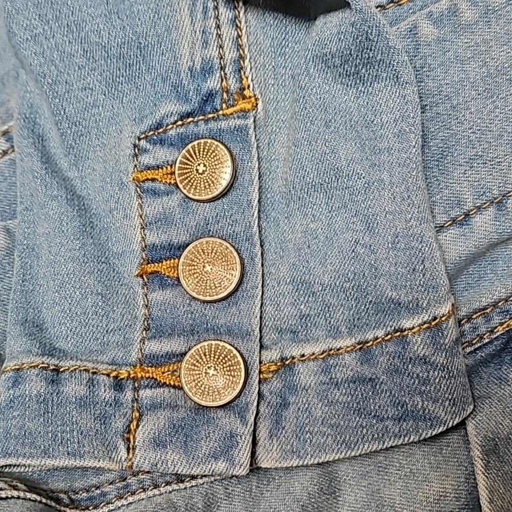 CAbi Manhattan Beach Layered Look Denim Jacket 98% Cotton 2% Spandex Size M - Picture 6 of 8
